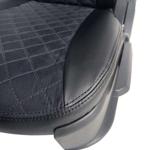 Чехлы Алькантара на Renault Duster 2015-2021 г.в. Чехлы Алькантара на Renault Duster 2015-2021 г.в.